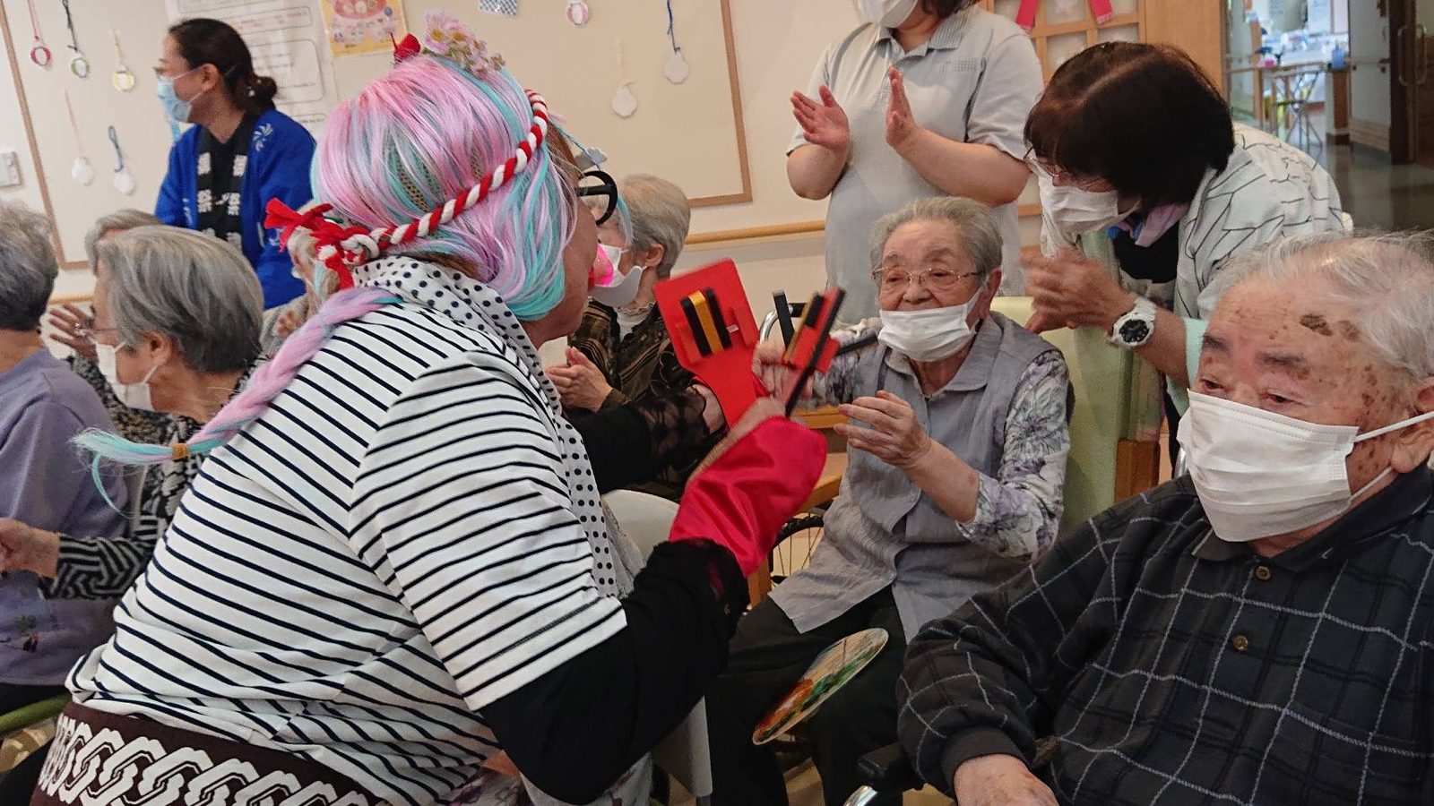 夏祭り 鳴子を鳴らして一緒に演奏